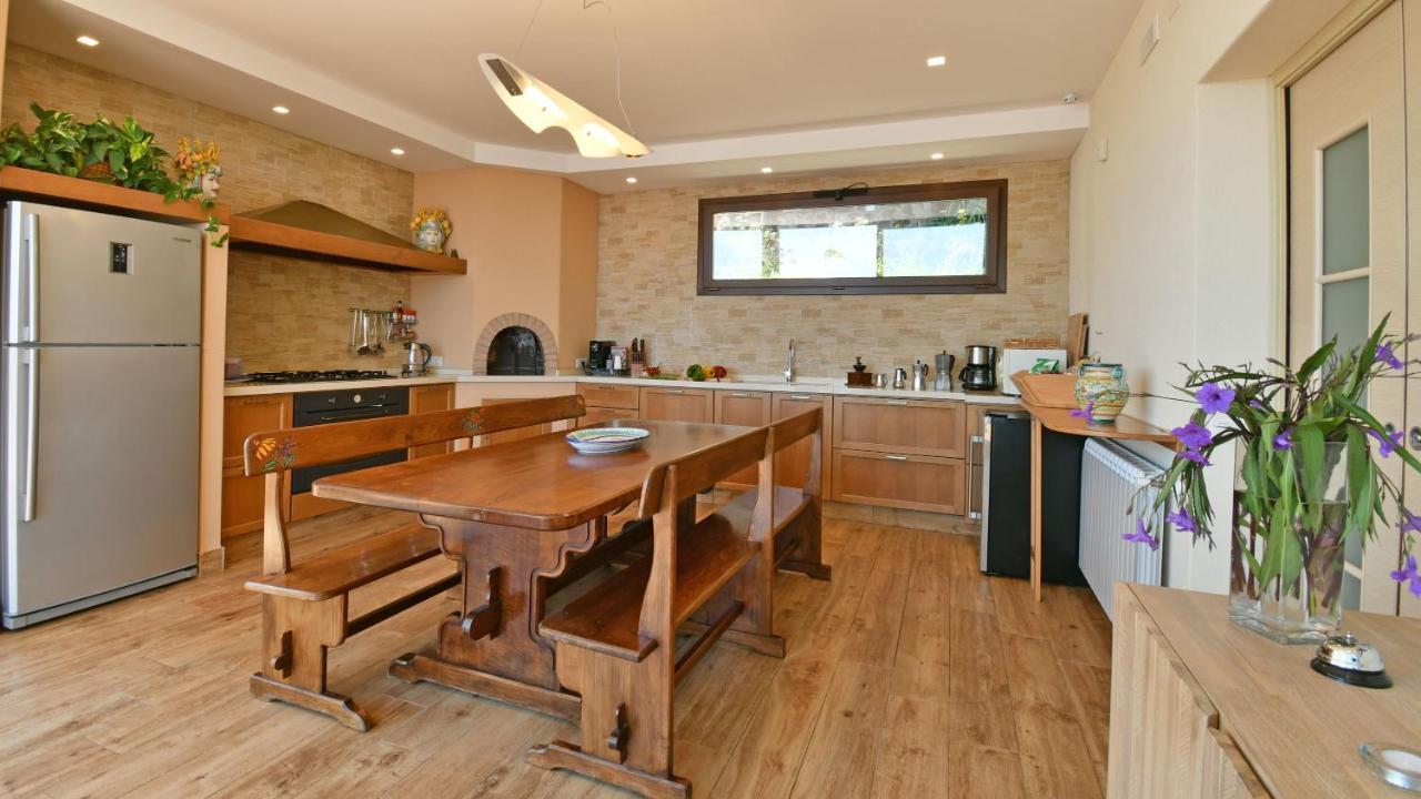 Villa Provenza 12&4, Emma Villas Cefalu Exterior photo