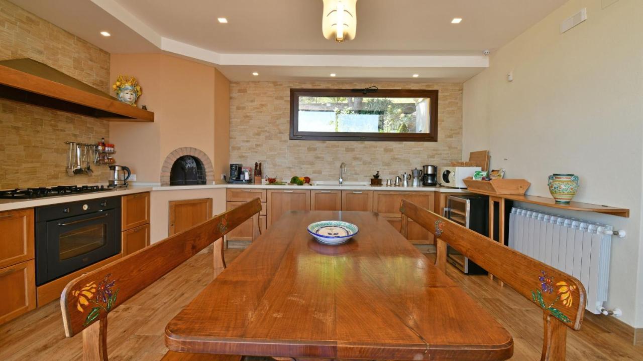 Villa Provenza 12&4, Emma Villas Cefalu Exterior photo